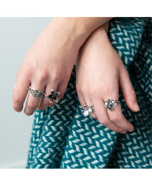 Gudobelė Su Perlo Akimi