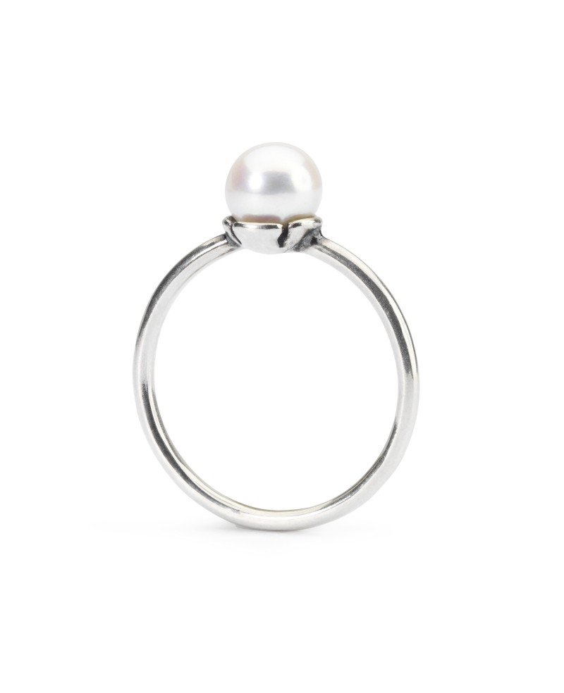 Delicate Pearl Ring