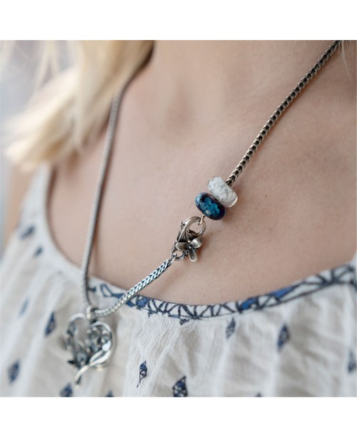 Ramybės Lelija, Užsegimas