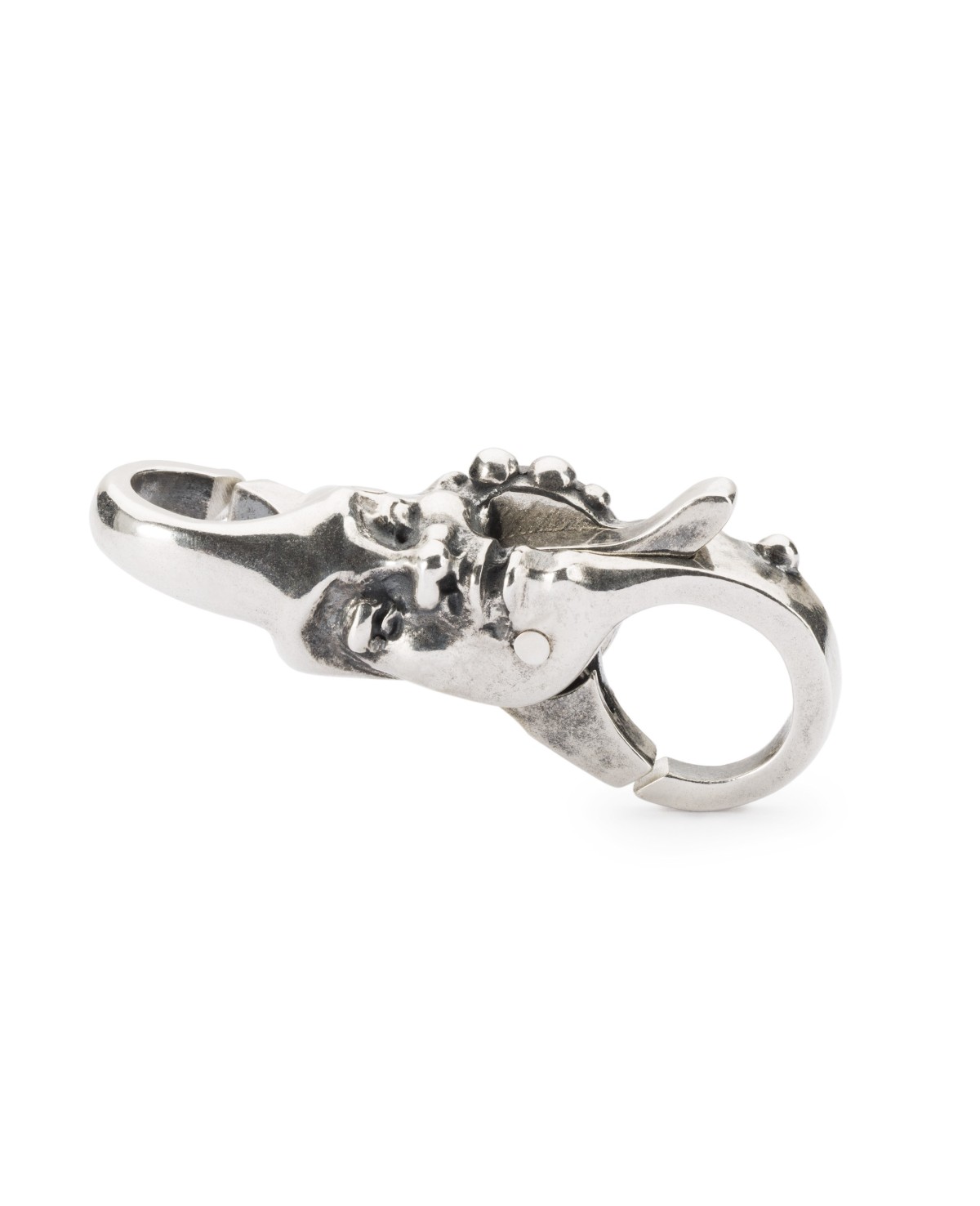 Šelmiškas Elfas, Užsegimas