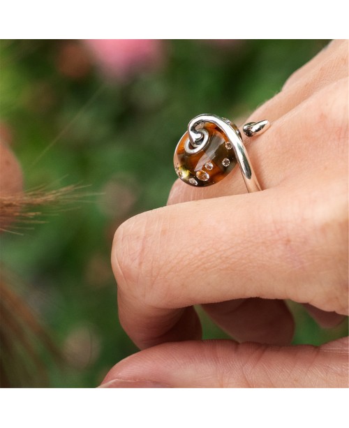 Deimantinis Karoliukas, Rusvas