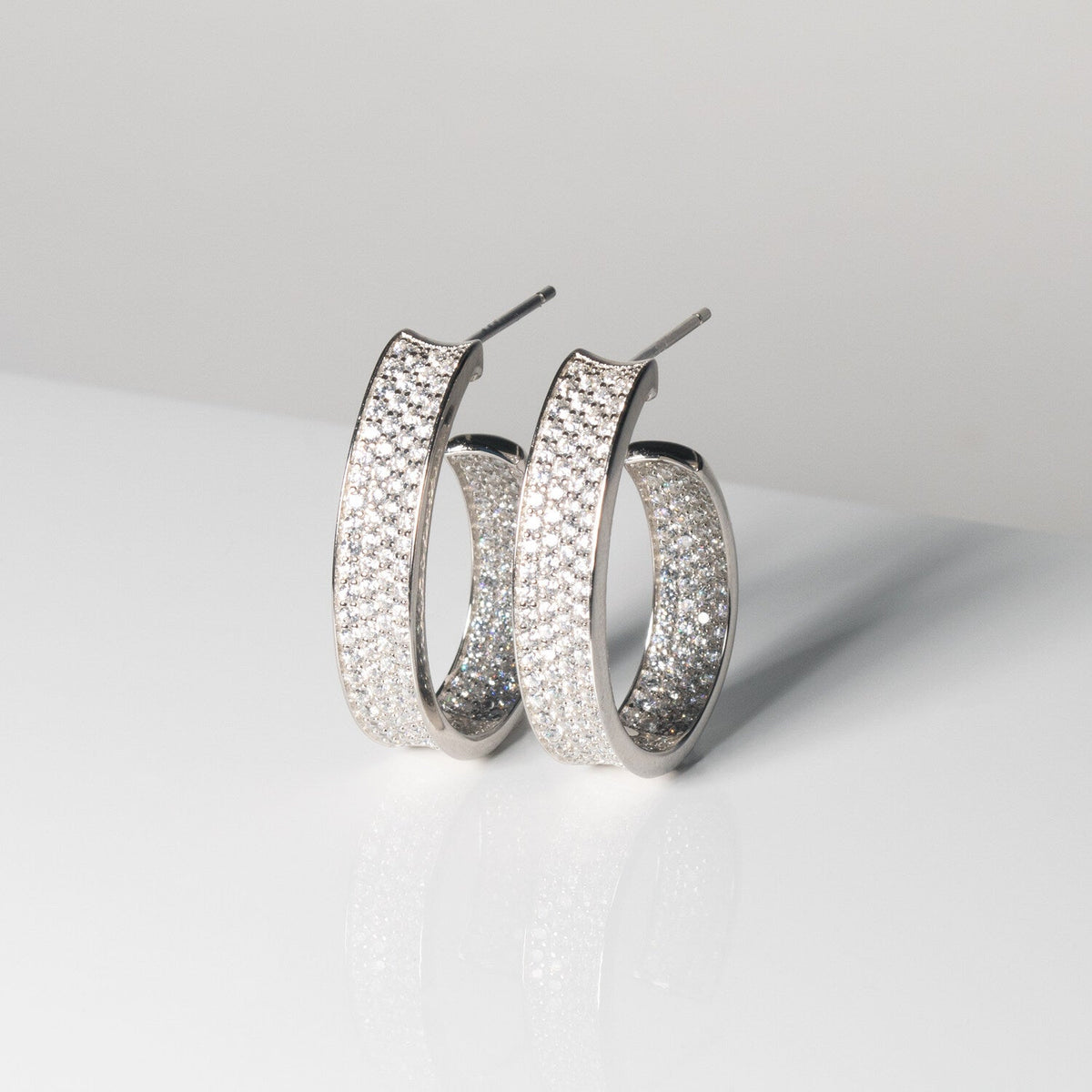 925 Sterling silver | White