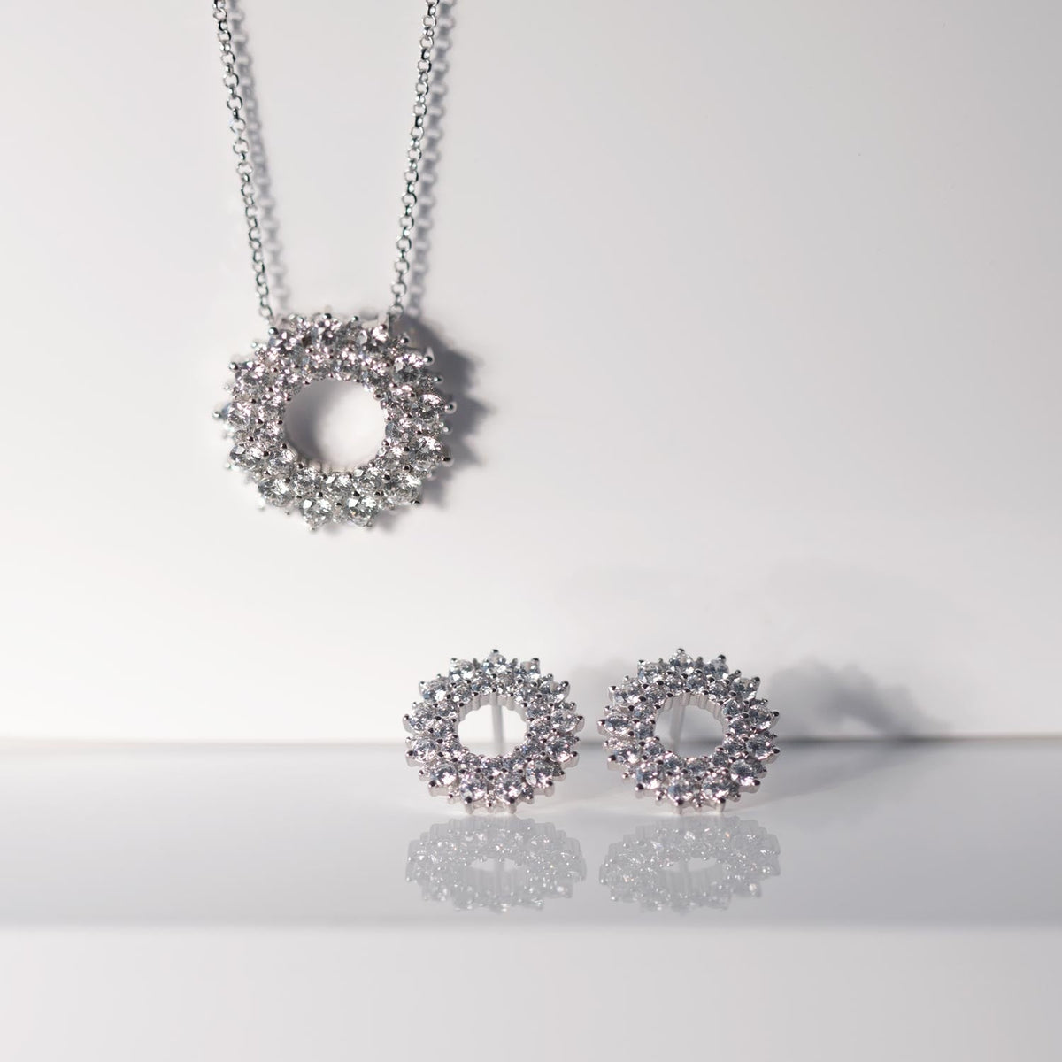 925 Sterling silver | White