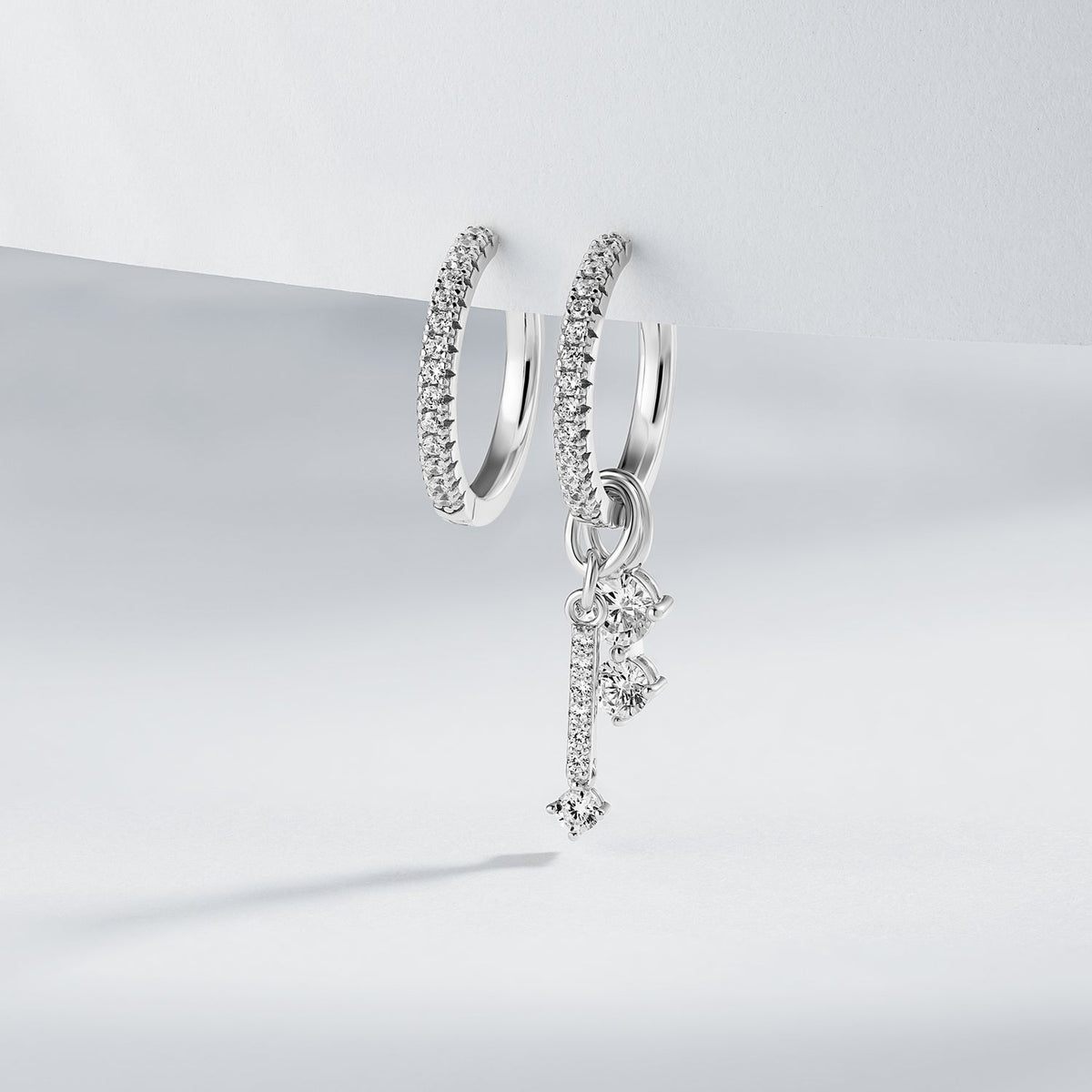 18K gold plated | White