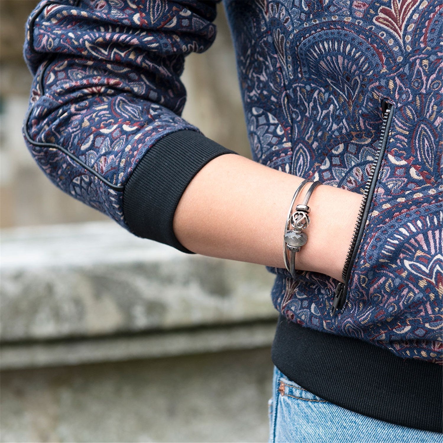 Žvaigždė, Sidabro „Bangle” apyrankė