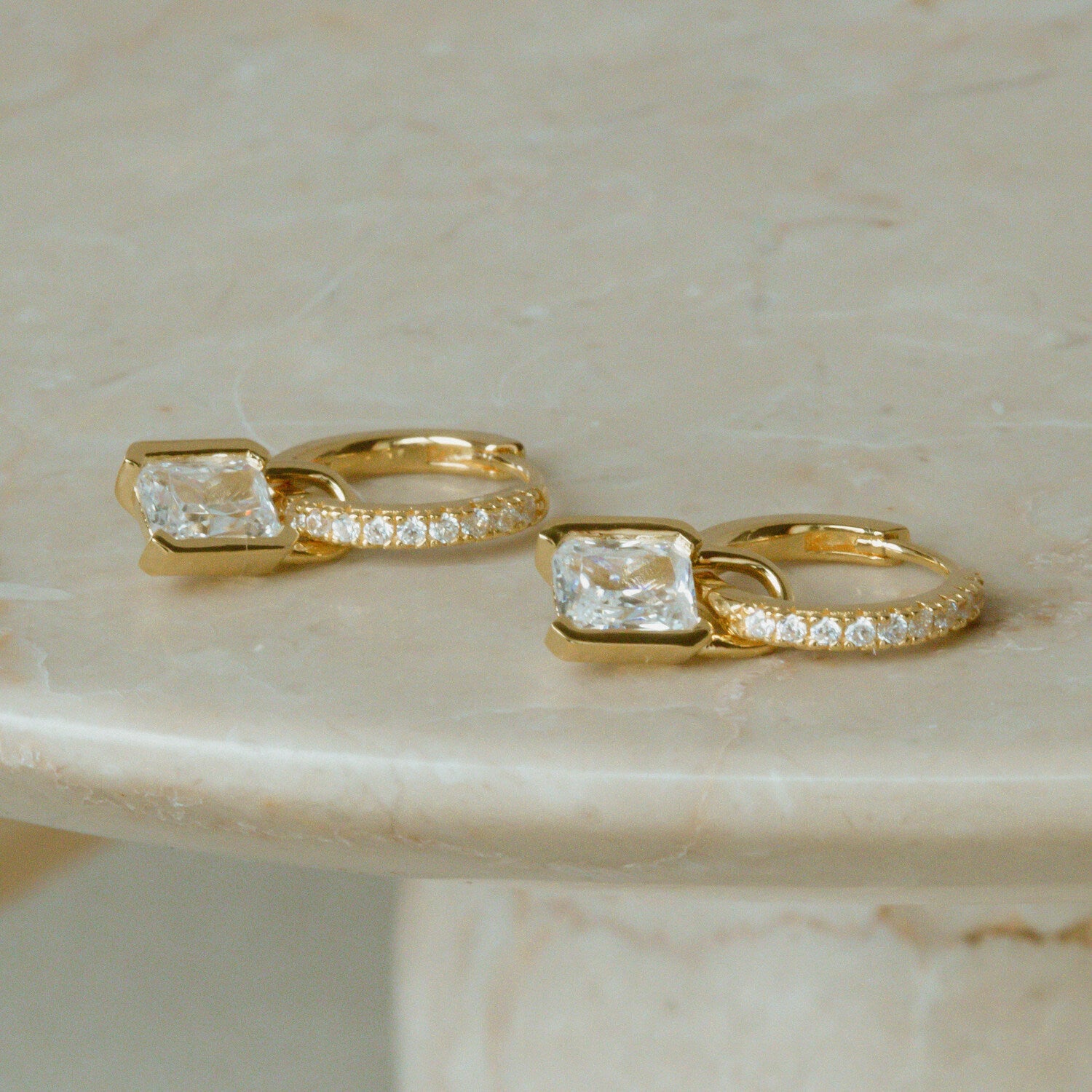 18K gold plated | White