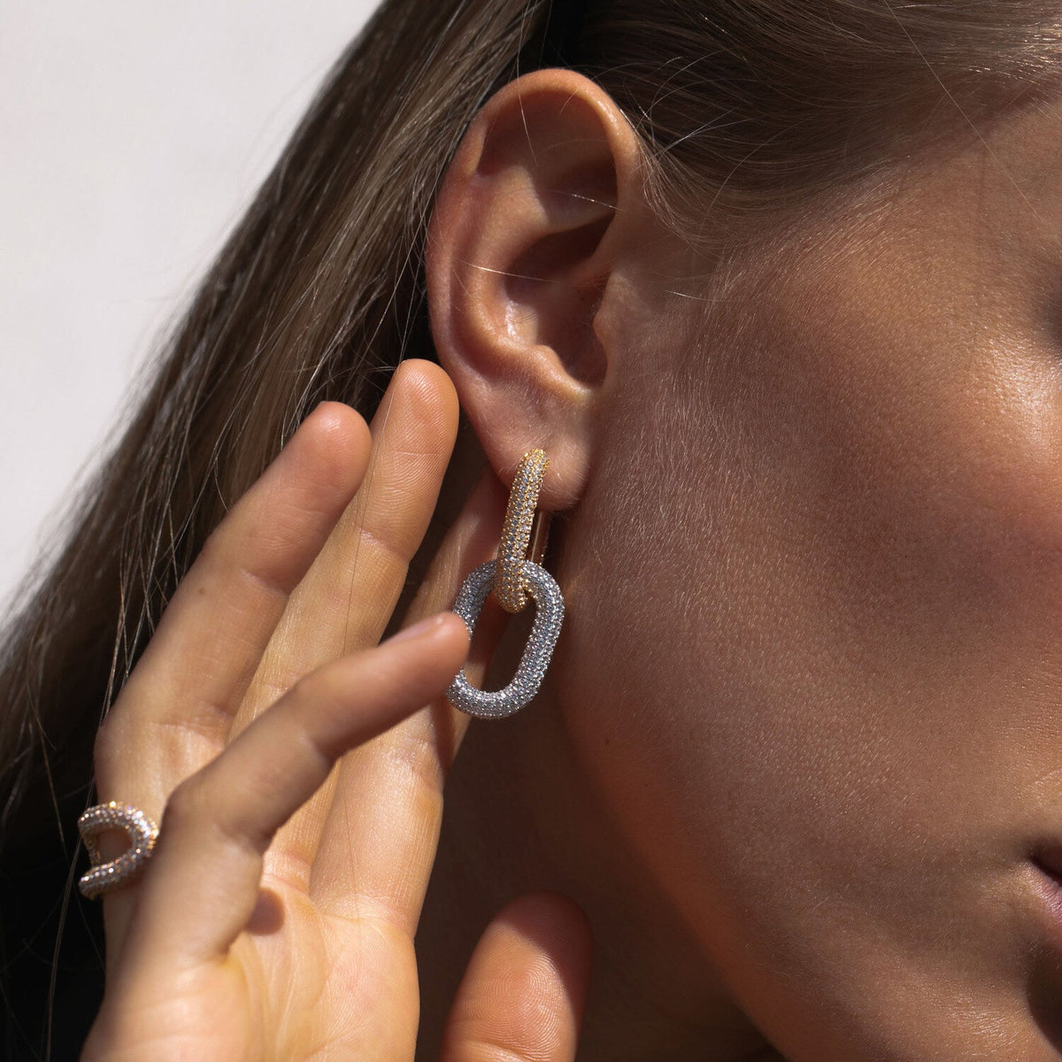 18K gold plated | White