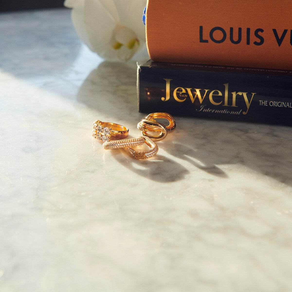 18K gold plated | White